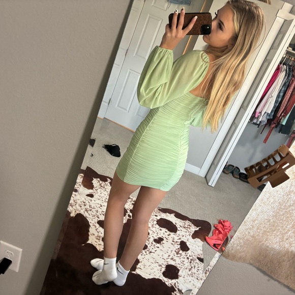 Green dress - Picture 2 of 3